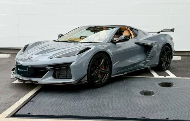 Chevrolet CORVETTE 13