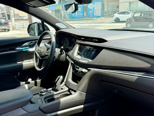 Cadillac XT5 23