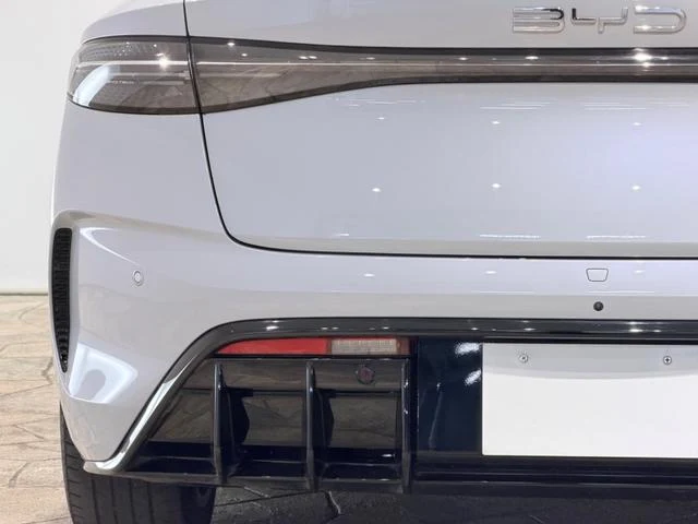 BYD SEAL 66