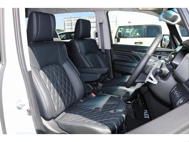 Mitsubishi DELICA 10