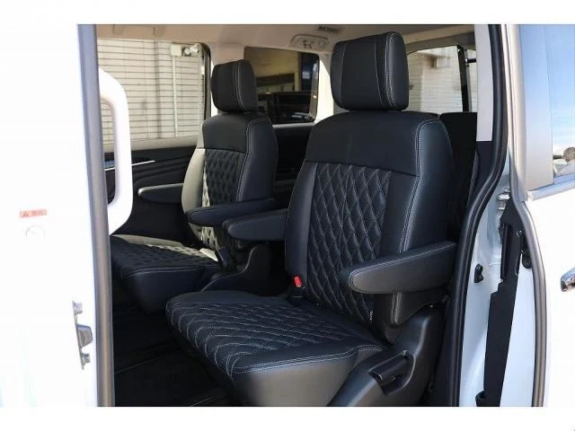 Mitsubishi DELICA 12