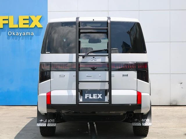 Mitsubishi DELICA 15