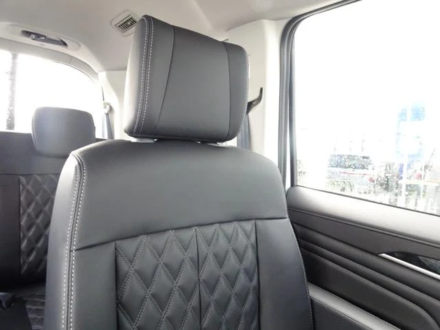 Mitsubishi DELICA 28