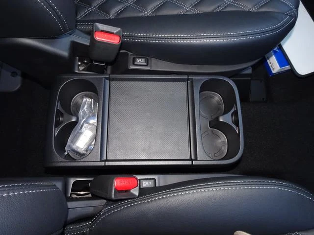 Mitsubishi DELICA 52