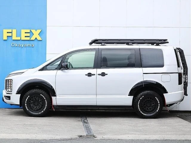 Mitsubishi DELICA 7