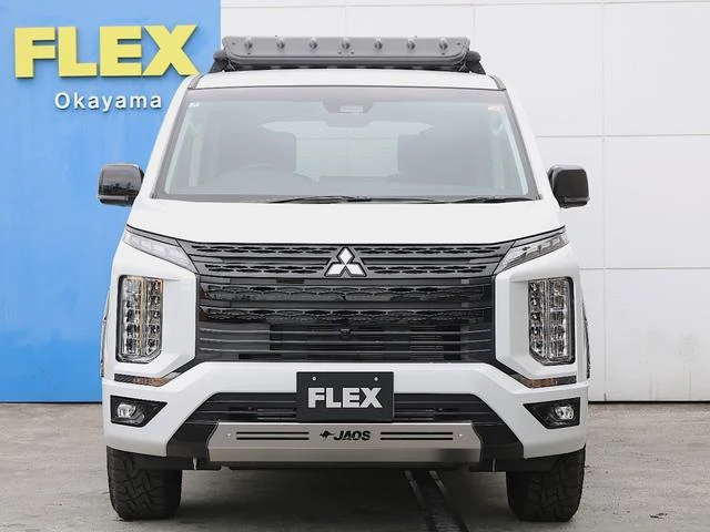 Mitsubishi DELICA 57