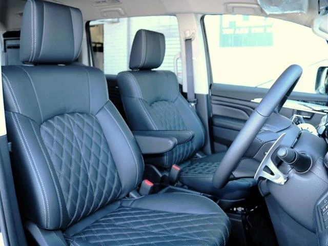 Mitsubishi DELICA 6