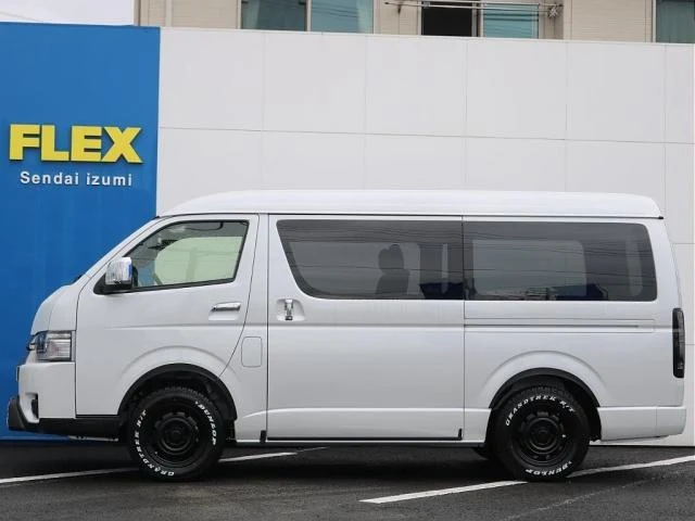 Toyota HIACE 18