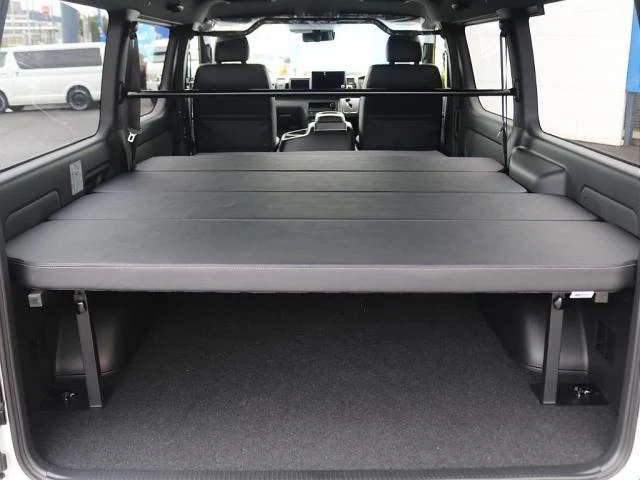 Toyota HIACE 11