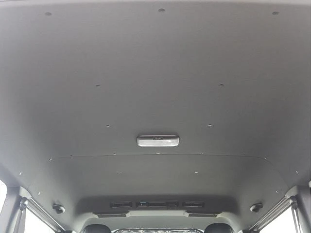 Toyota HIACE 9