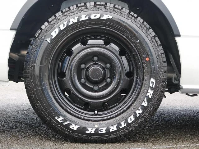 Toyota HIACE 17