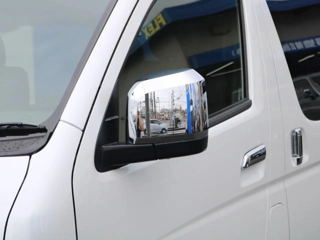 Toyota HIACE 42
