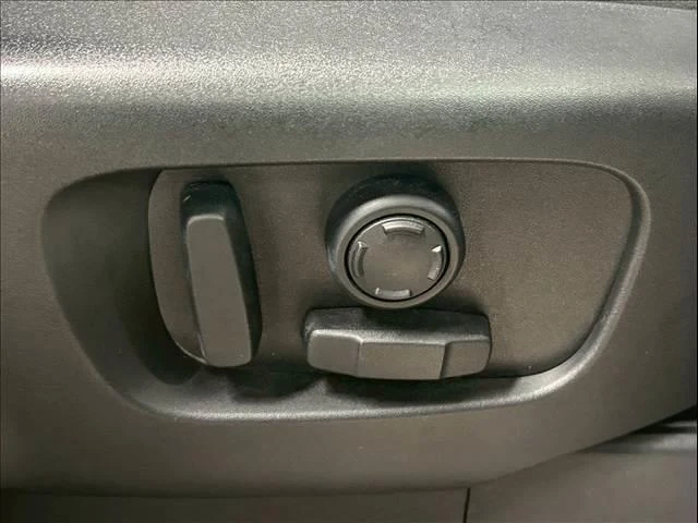 Land Rover DISCOVERY 9