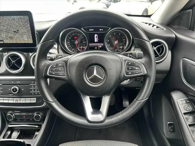 MERCEDES BENZ CLA-CLASS 9