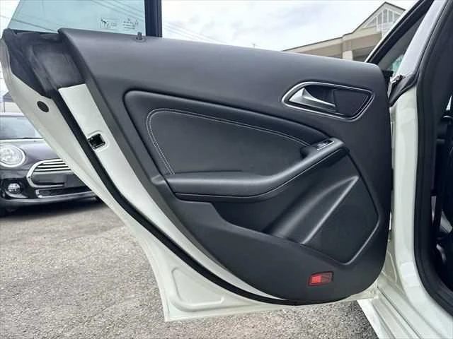 MERCEDES BENZ CLA-CLASS 47