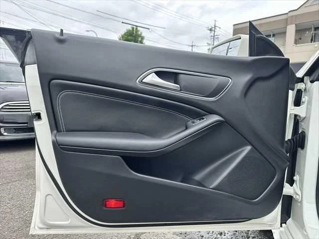 MERCEDES BENZ CLA-CLASS 44