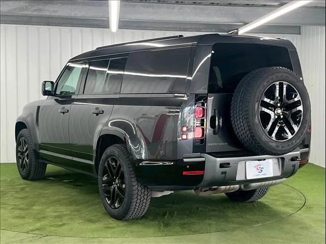 Land Rover DEFENDER 16
