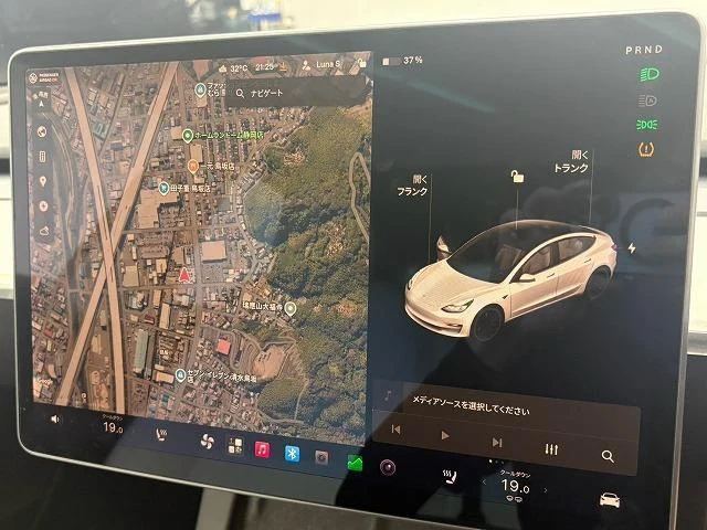 Tesla MODEL 3 58
