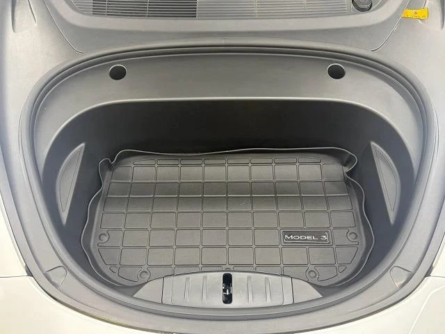 Tesla MODEL 3 47