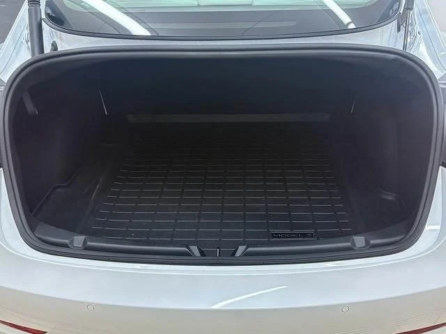 Tesla MODEL 3 13