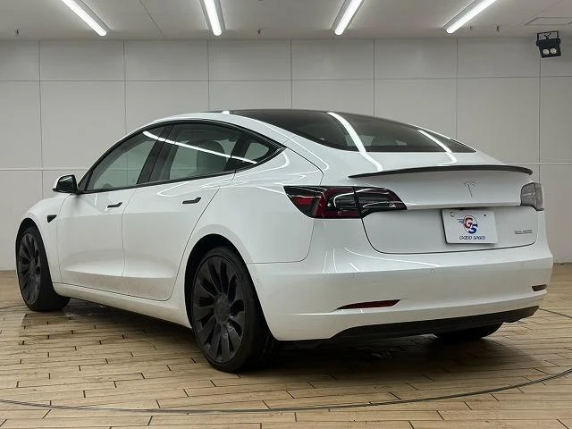 Tesla MODEL 3 37