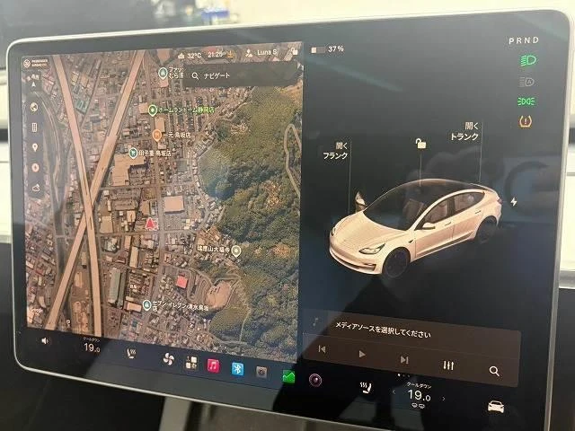 Tesla MODEL 3 3