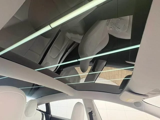 Tesla MODEL 3 5