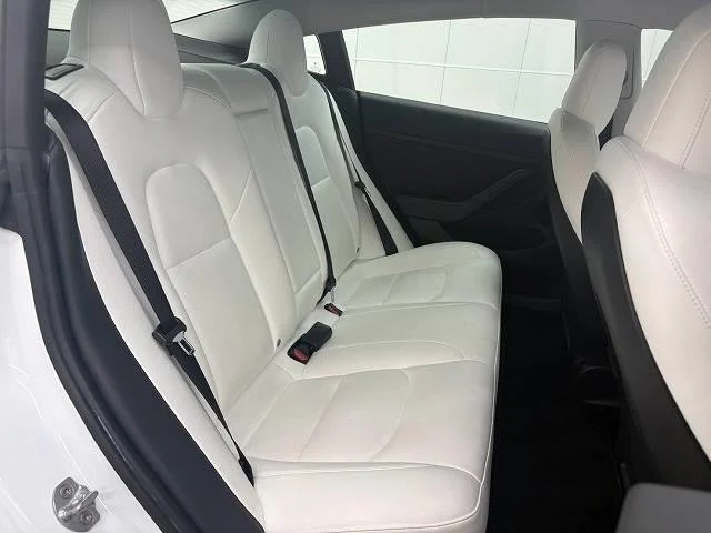Tesla MODEL 3 12