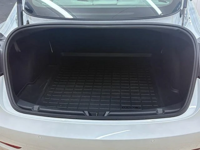 Tesla MODEL 3 44