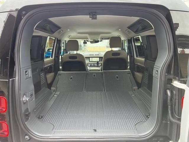 Land Rover DEFENDER 12