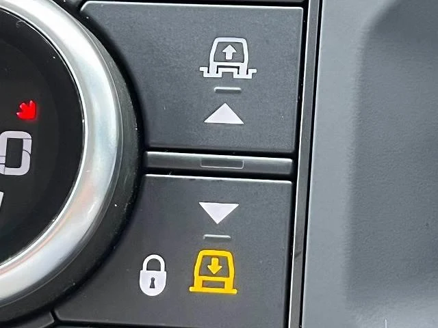 Land Rover DEFENDER 4