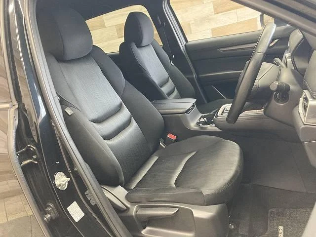Mazda CX-8 23