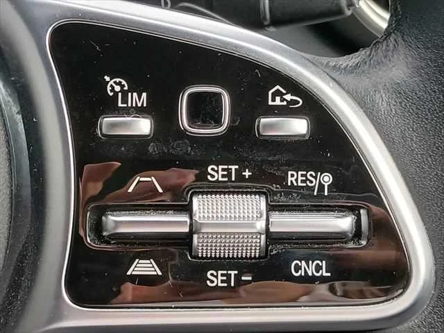 MERCEDES BENZ GLC-CLASS 31