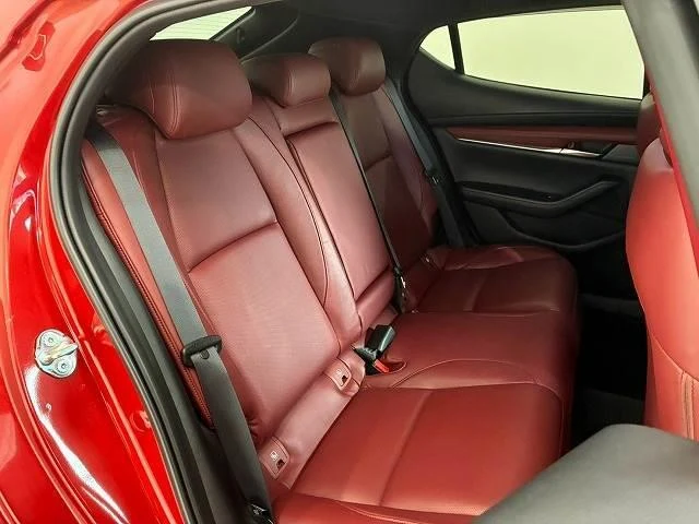Mazda MAZDA3 10