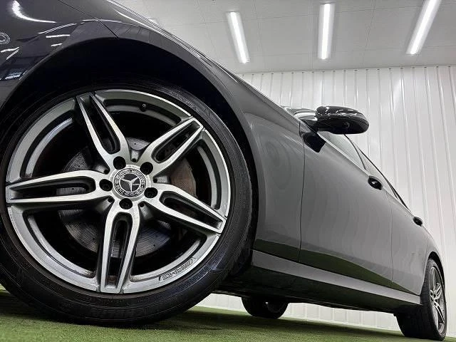 MERCEDES BENZ E-CLASS 19