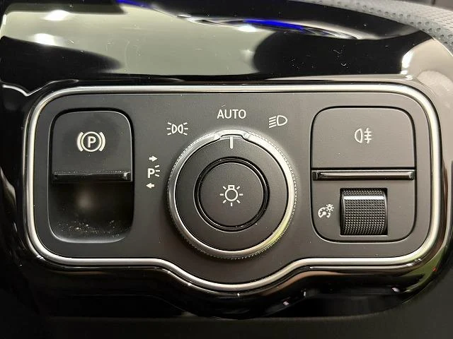 MERCEDES BENZ CLA-CLASS 73