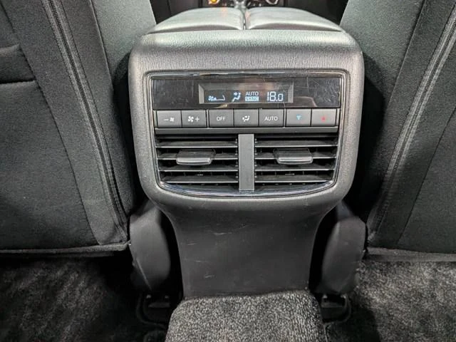 Mazda CX-8 41