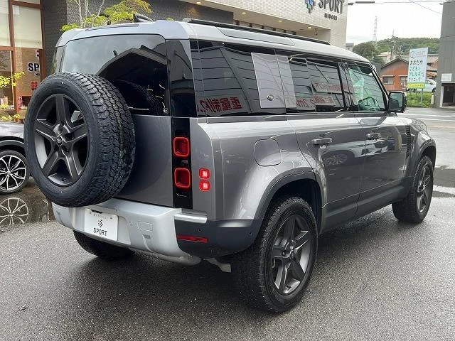 Land Rover DEFENDER 28