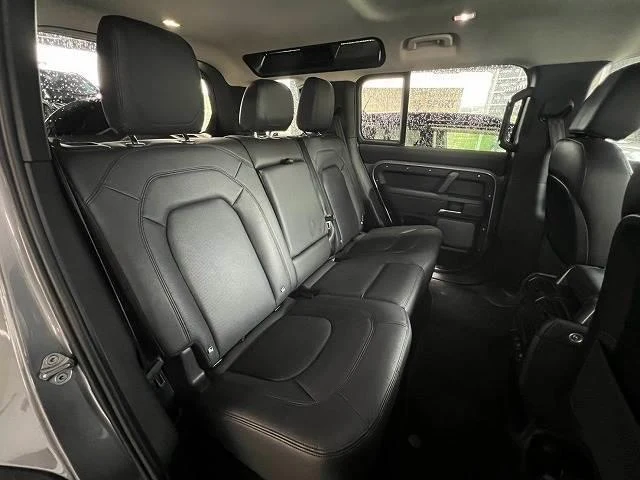 Land Rover DEFENDER 11