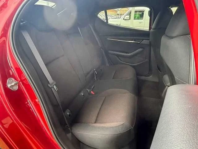 Mazda MAZDA3 12