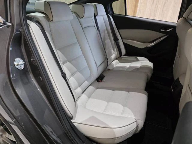 Mazda ATENZA 8