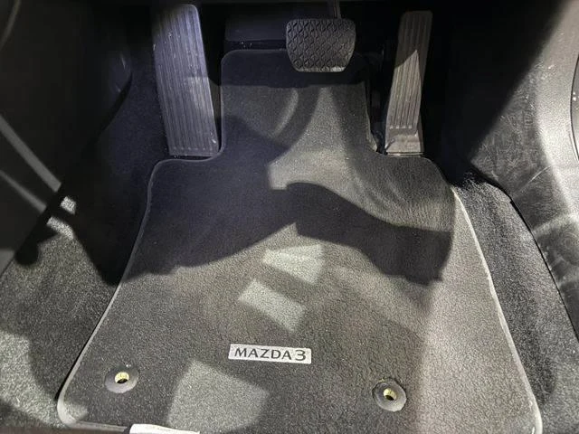 Mazda MAZDA3 41
