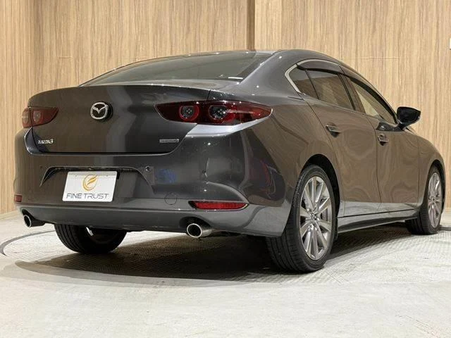 Mazda MAZDA3 12
